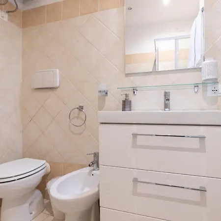 Paradise ホテル ローマ